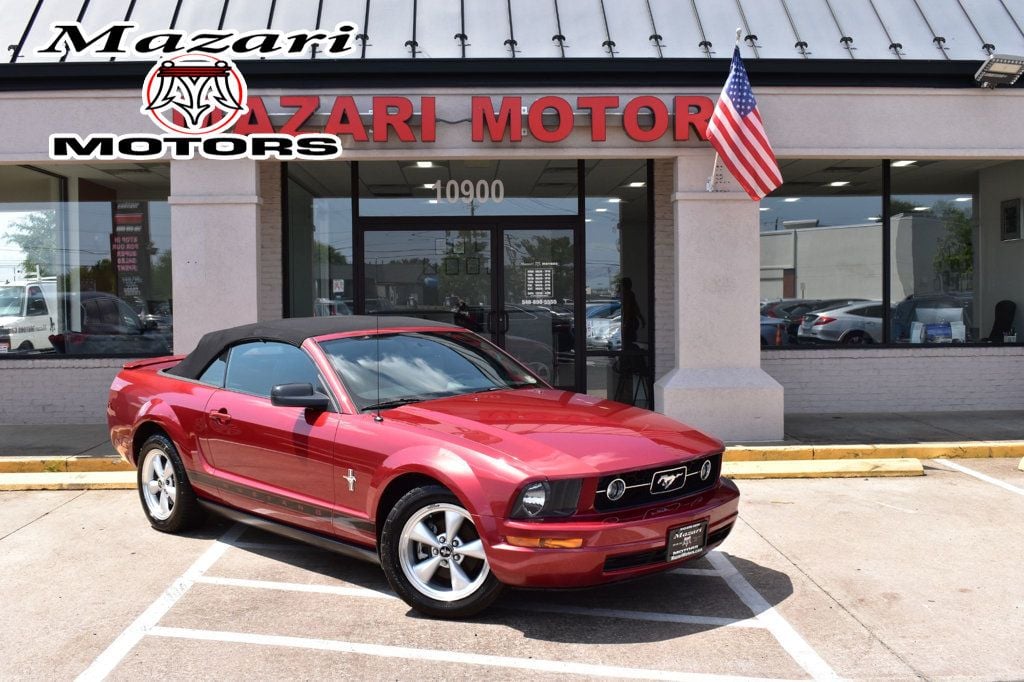 2007 Ford Mustang 2dr Convertible Deluxe - 22556965 - 0