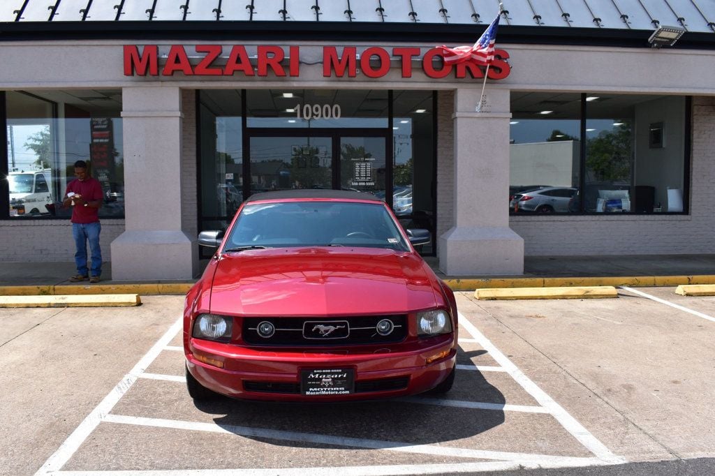 2007 Ford Mustang 2dr Convertible Deluxe - 22556965 - 6