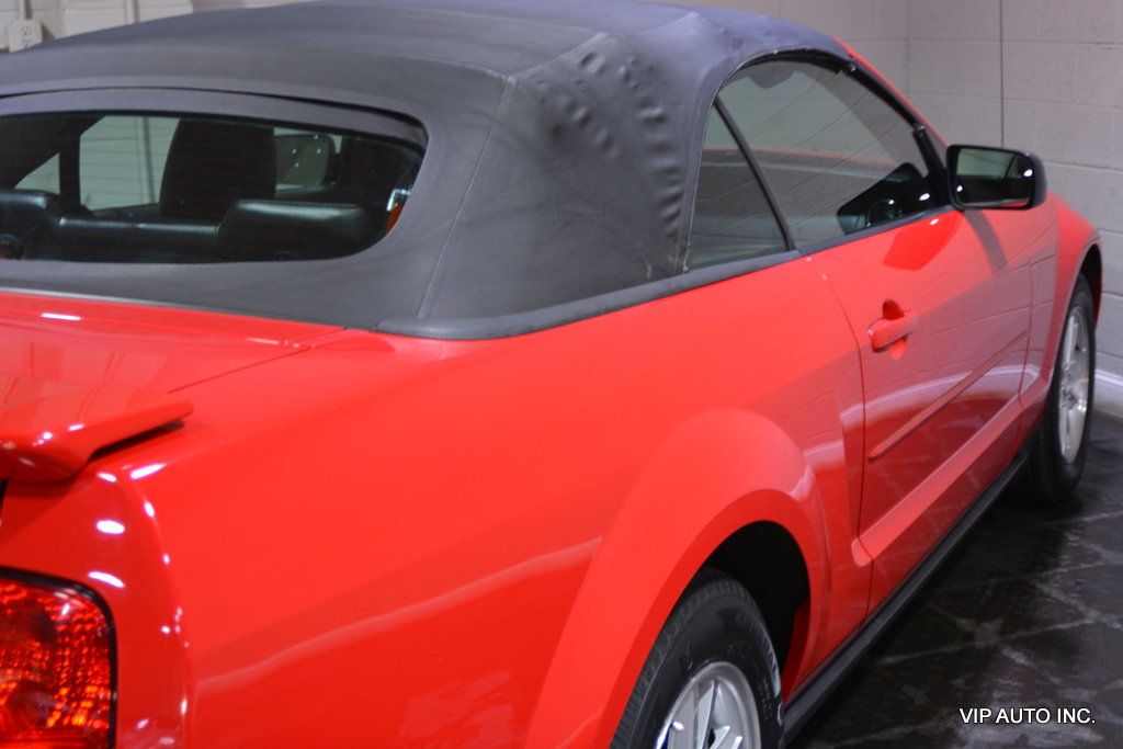 2007 Ford Mustang 2dr Convertible Deluxe - 22115776 - 13