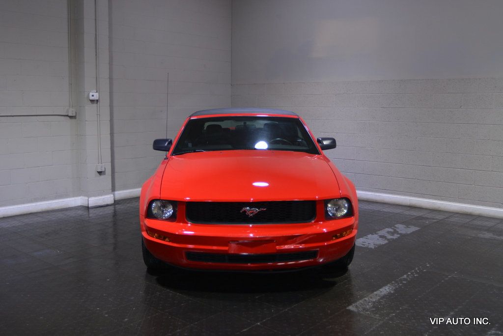 2007 Ford Mustang 2dr Convertible Deluxe - 22115776 - 16