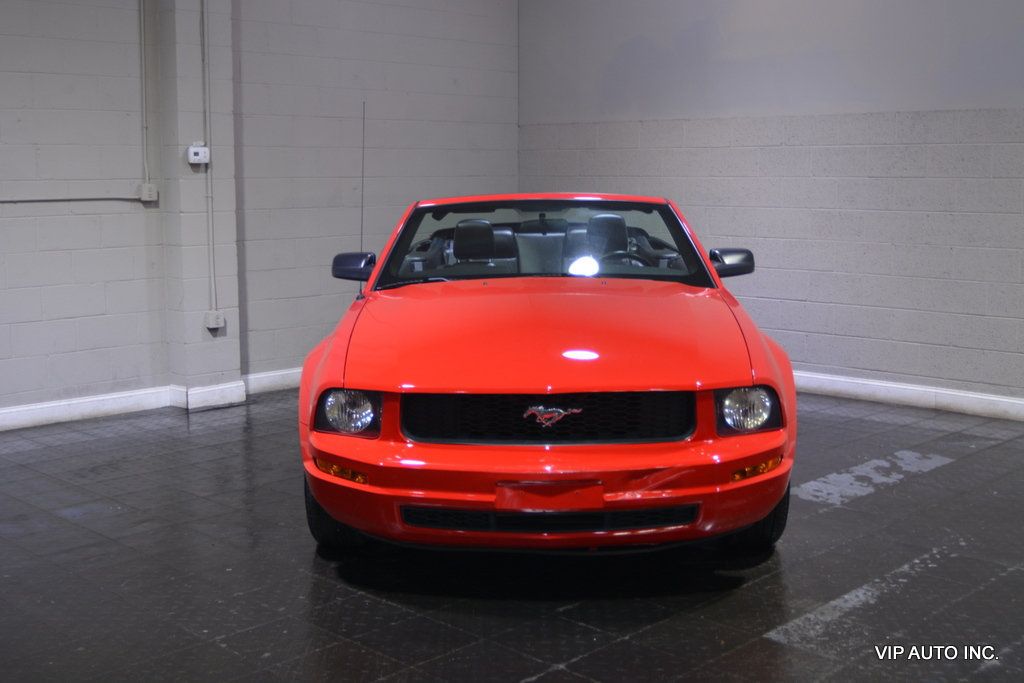 2007 Ford Mustang 2dr Convertible Deluxe - 22115776 - 18