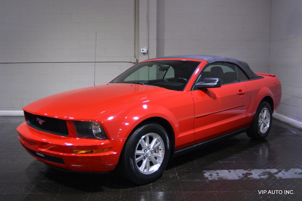 2007 Ford Mustang 2dr Convertible Deluxe - 22115776 - 1