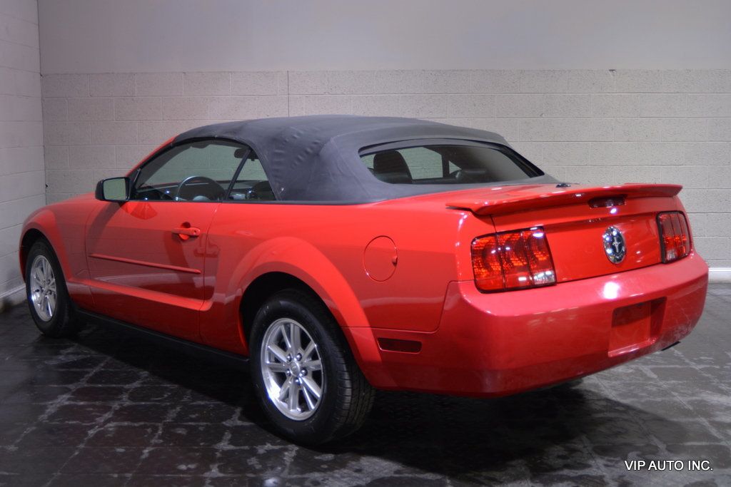 2007 Ford Mustang 2dr Convertible Deluxe - 22115776 - 2