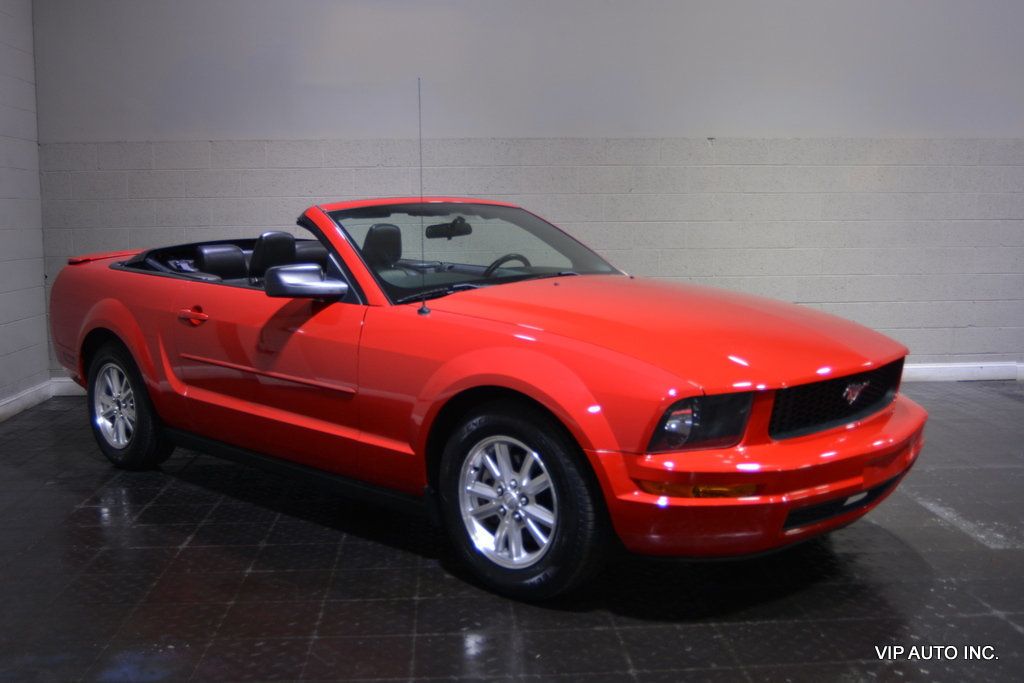 2007 Ford Mustang 2dr Convertible Deluxe - 22115776 - 38