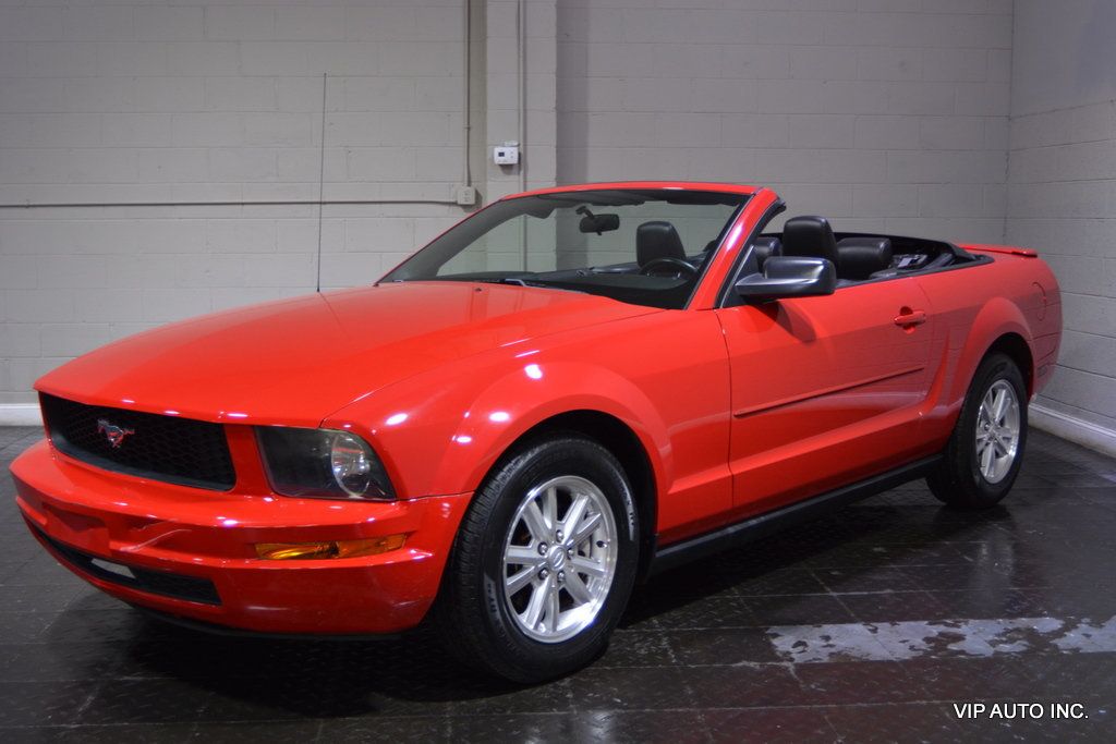 2007 Ford Mustang 2dr Convertible Deluxe - 22115776 - 39