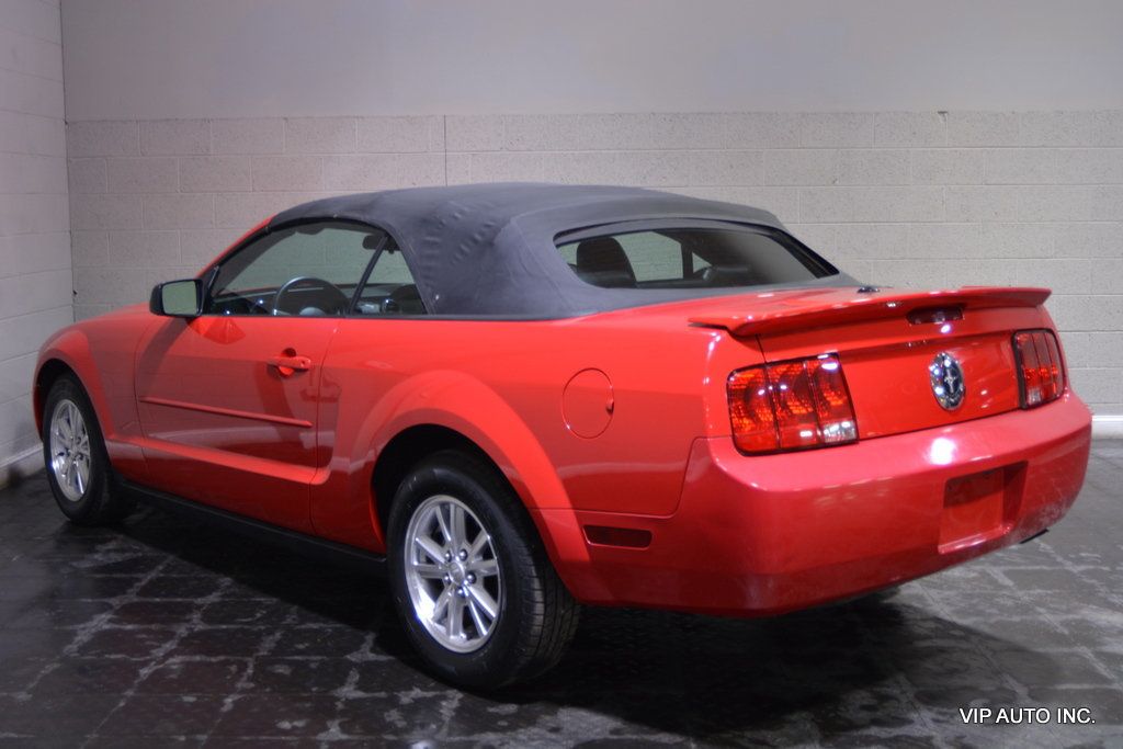 2007 Ford Mustang 2dr Convertible Deluxe - 22115776 - 40