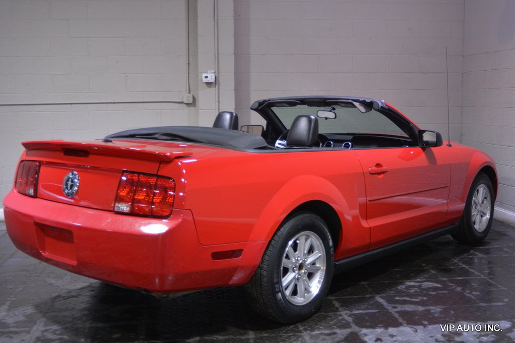 2007 Ford Mustang 2dr Convertible Deluxe - 22115776 - 7