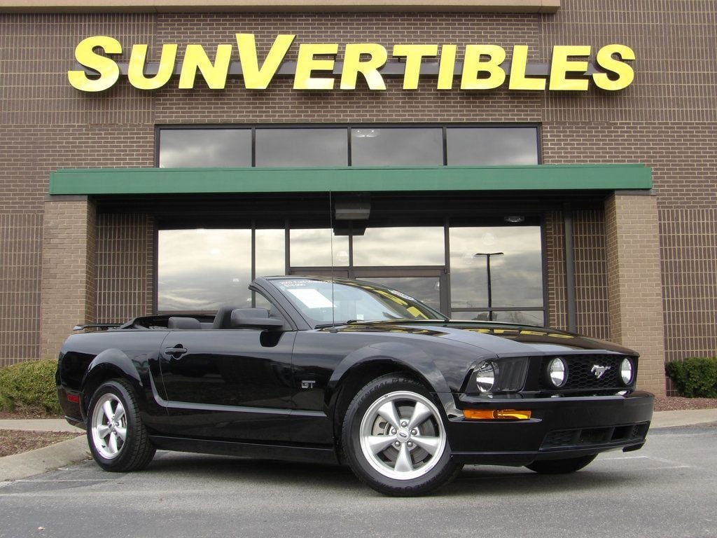 2007 Ford Mustang GT Deluxe photo 1