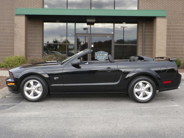 2007 Ford Mustang GT Deluxe photo 14