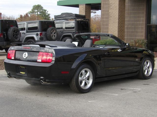 2007 Ford Mustang GT Deluxe photo 8