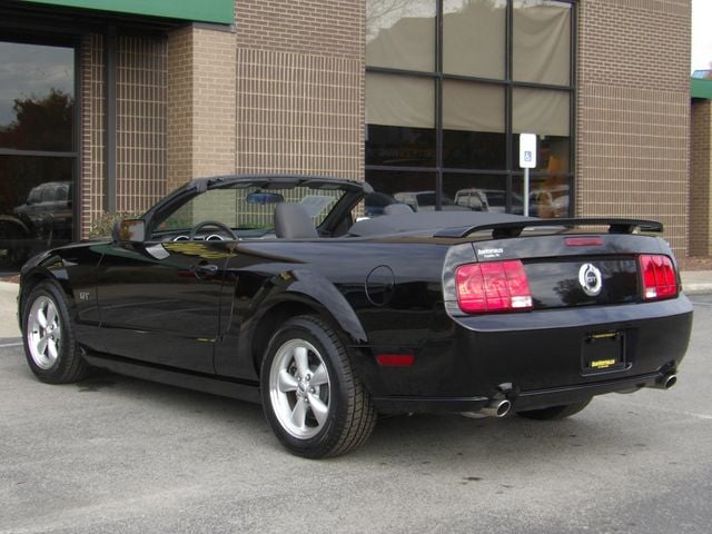 2007 Ford Mustang GT Deluxe photo 10