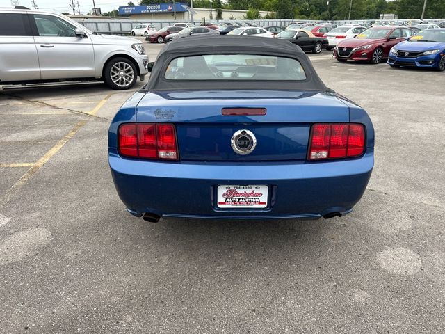 2007 Ford Mustang 2dr Convertible GT Deluxe - 23041329 - 4