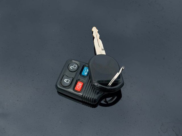 2007 Ford Mustang 2dr Coupe GT Premium - 23018667 - 32