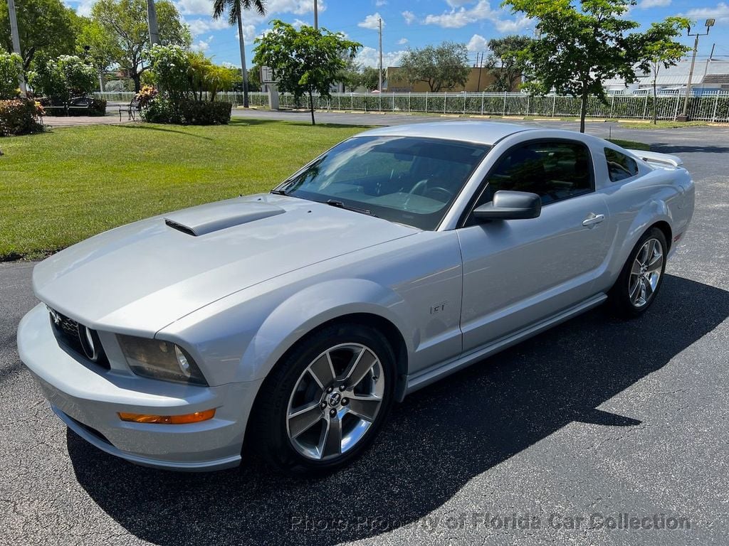 2007 Ford Mustang Coupe GT Deluxe 5-Speed Manual - 22056376 - 0
