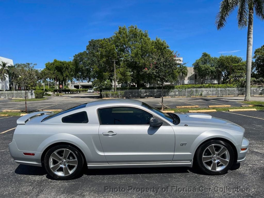 2007 Ford Mustang Coupe GT Deluxe 5-Speed Manual - 22056376 - 13