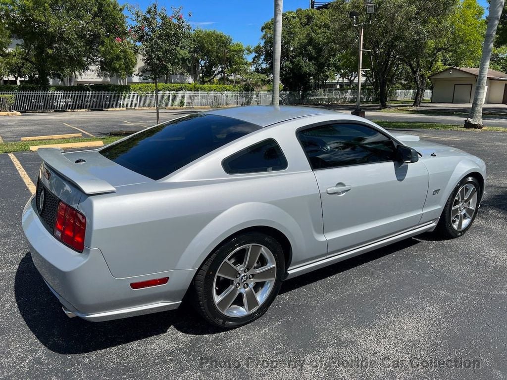 2007 Ford Mustang Coupe GT Deluxe 5-Speed Manual - 22056376 - 3