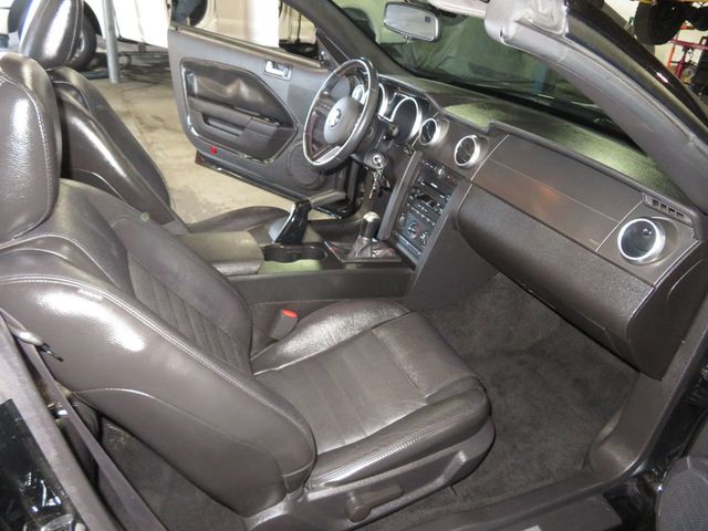 2007 Ford Mustang SVT VERY LOW MILES SHELBY GT 500 CONVERTIBLE 40K MILES  - 22771963 - 29