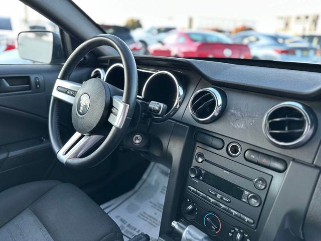 2007 Ford Mustang V6 Deluxe 2dr Fastback - 22891546 - 14