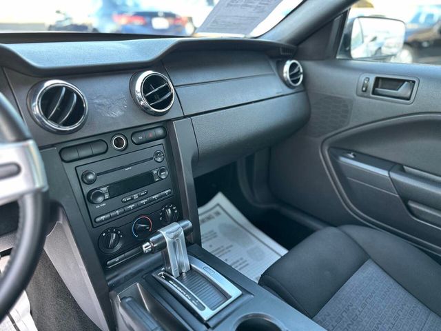 2007 Ford Mustang V6 Deluxe 2dr Fastback - 22891546 - 15