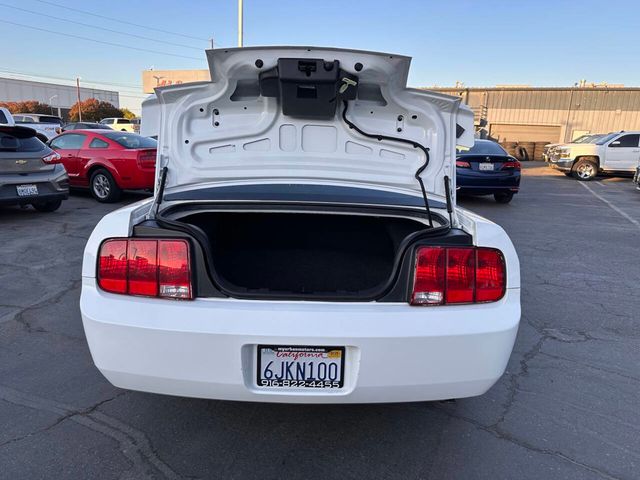 2007 Ford Mustang V6 Deluxe 2dr Fastback - 22891546 - 20