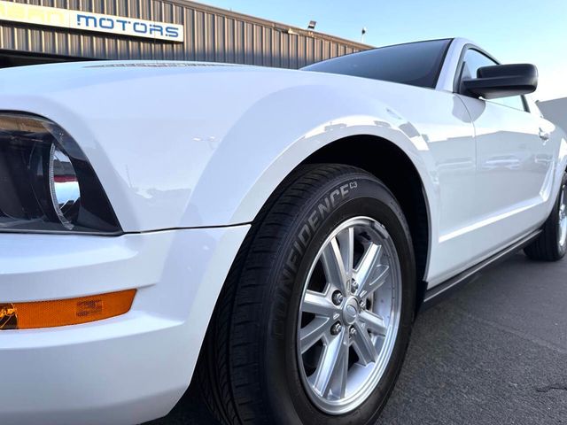 2007 Ford Mustang V6 Deluxe 2dr Fastback - 22891546 - 26