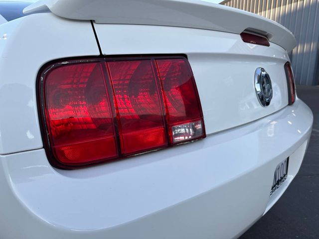 2007 Ford Mustang V6 Deluxe 2dr Fastback - 22891546 - 28