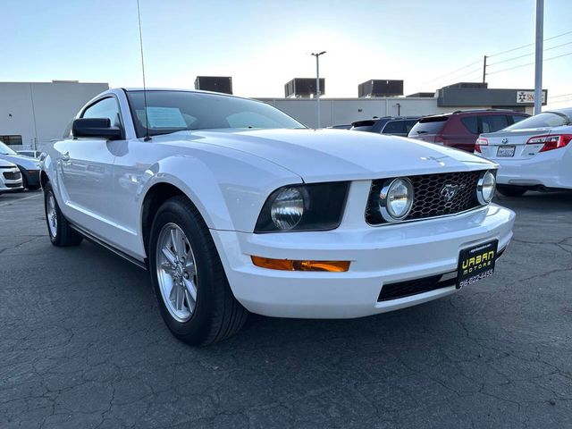 2007 Ford Mustang V6 Deluxe 2dr Fastback - 22891546 - 4