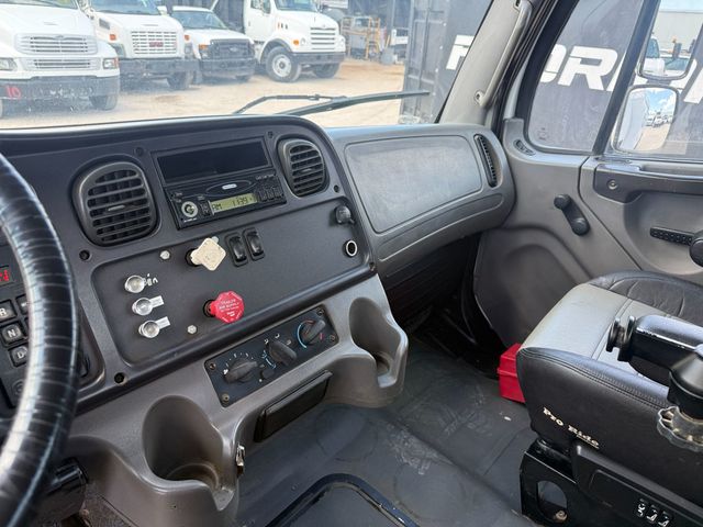 2007 Freightliner M2 Utility Service Truck  - 23065761 - 7