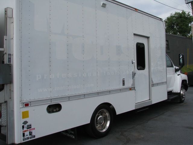 2007 GMC C5500 Tool Truck save big bucks over a new truck...diesel, lift gate - 21956623 - 3