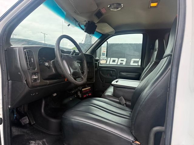 2007 GMC C5500 Crew Cab Chipper Dump Truck  - 22972579 - 12