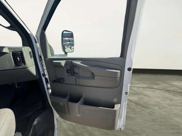 2007 GMC Savana 3500 2dr Commercial/Cutaway/Chassis 139 177 in. WB - 22989544 - 27