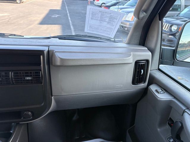 2007 GMC Savana Cargo Van RWD 2500 135" - 23034528 - 16