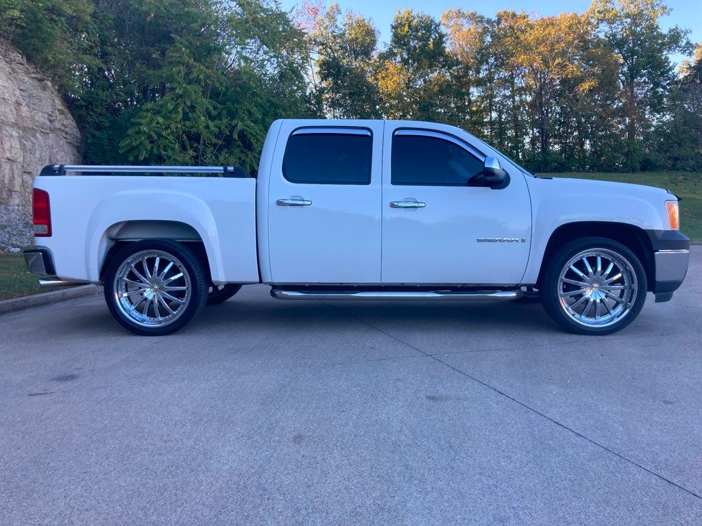 2007 GMC Sierra 1500 1 owner, 22 inch wheels, Denali grille, clean carfax  - 22636247 - 3