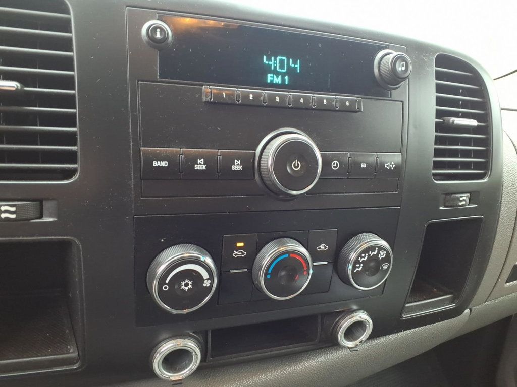 2007 GMC Sierra 1500 Work Truck Pickup 2D 8 ft - 22992647 - 9