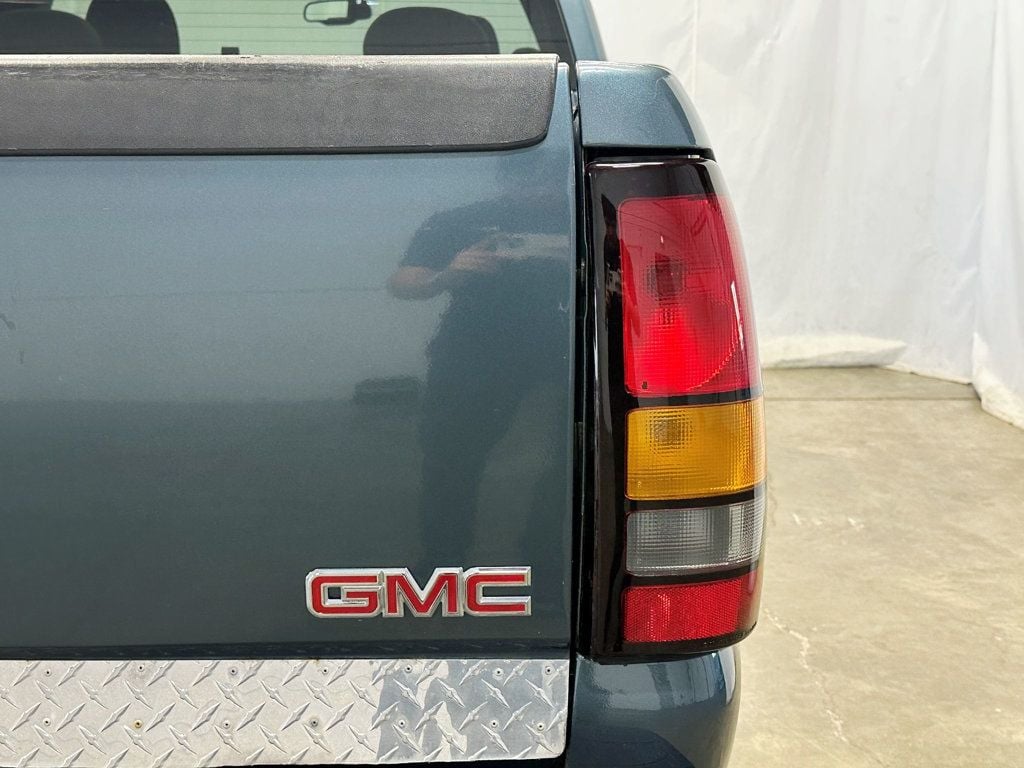 2007 GMC Sierra 1500 Classic 4WD Ext Cab 157.5" SLE2 - 23040320 - 11
