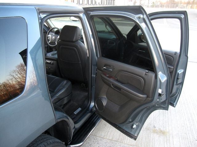 2007 GMC Yukon Denali AWD 4dr - 22782802 - 25