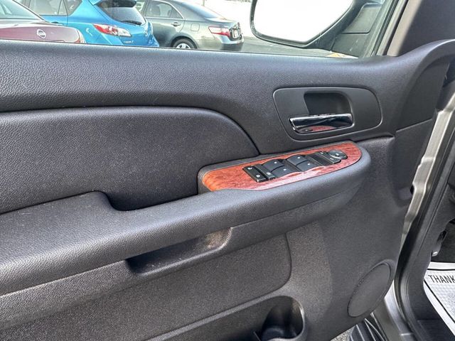 2007 GMC Yukon XL SLE 4WD 4dr SUV w/3SA - 23064566 - 12