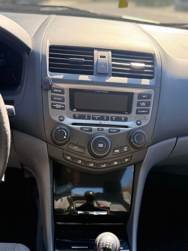 2007 Honda Accord Sedan 4dr I4 MT LX SE - 22940455 - 13