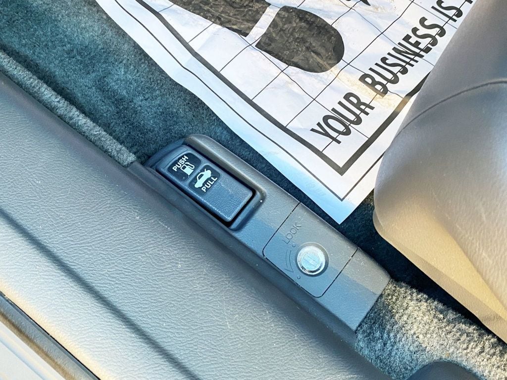 2007 Honda Accord Sedan 4dr V6 Automatic LX - 22992466 - 19