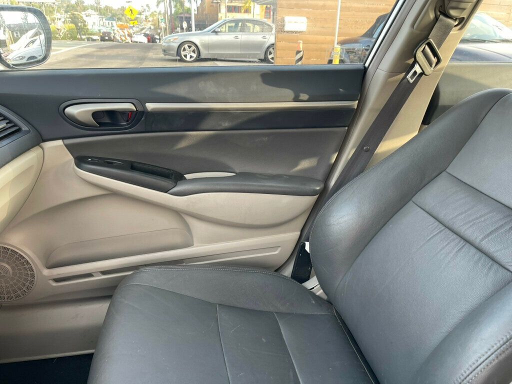 2007 Honda Civic Hybrid 4dr Sedan w/Navi - 23011509 - 17