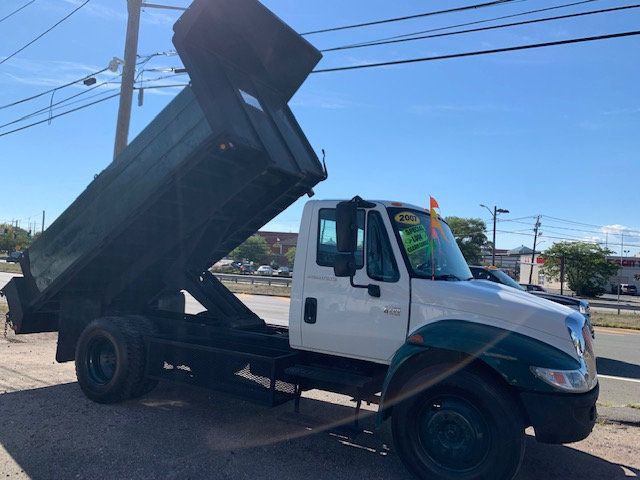 2007 International 4200 DUMP TRUCK WITH PTO MULTIPLE USES NON CDL - 21354395 - 0