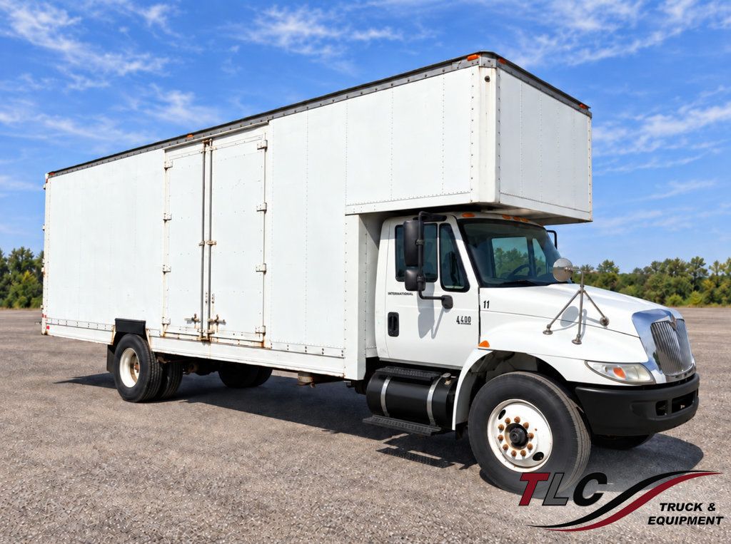 2007 International 4400 w/ 26ft Dry Freight Moving Box Truck - 23095237 - 0
