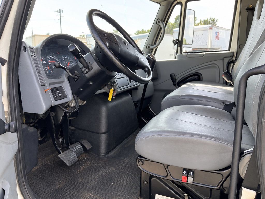 2007 International 4400 w/ 26ft Dry Freight Moving Box Truck - 23095237 - 3