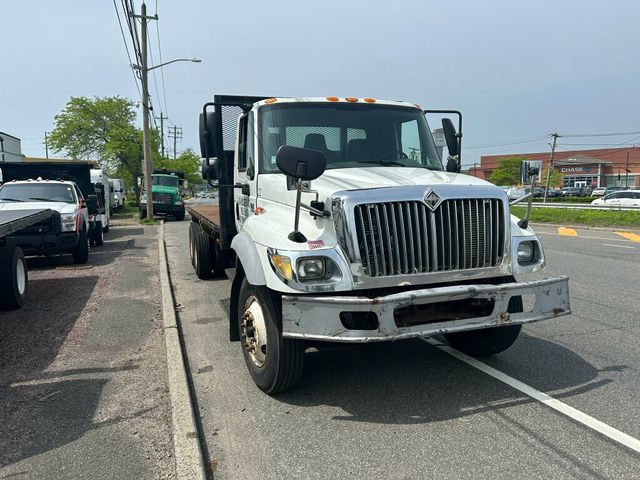 2007 International 7400 DT466 22 FOOT FLATBED MANUAL DRIVE FINANCING AVAILABLE - 22848931 - 1
