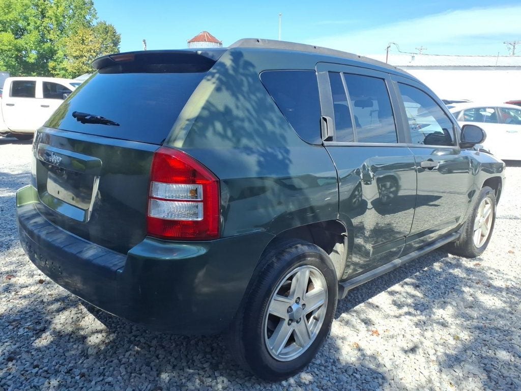 Jeep Compass photo 2