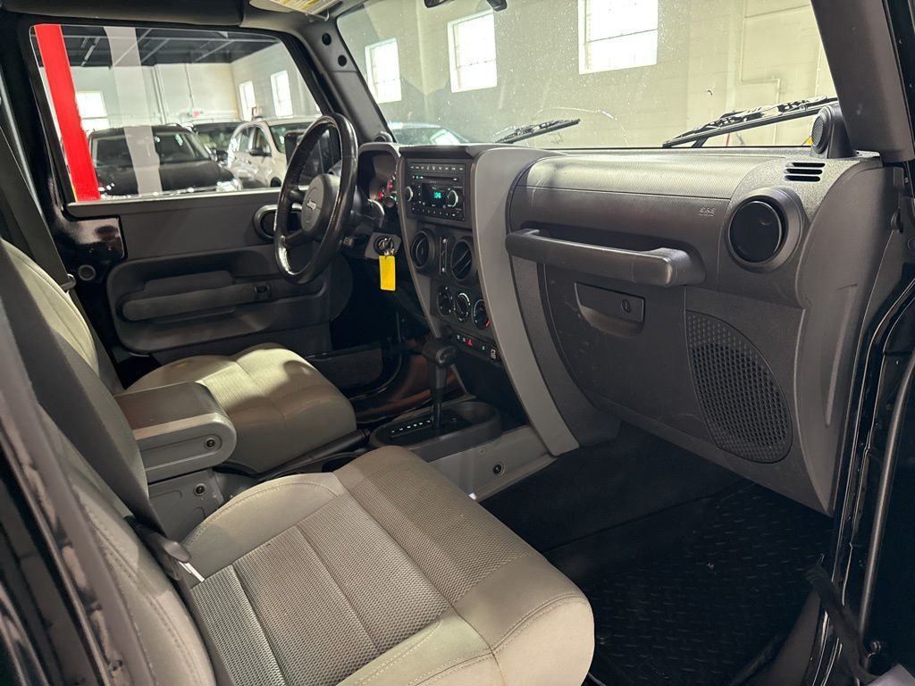 2007 Jeep Wrangler 4WD 4dr Unlimited Rubicon - 23034949 - 30