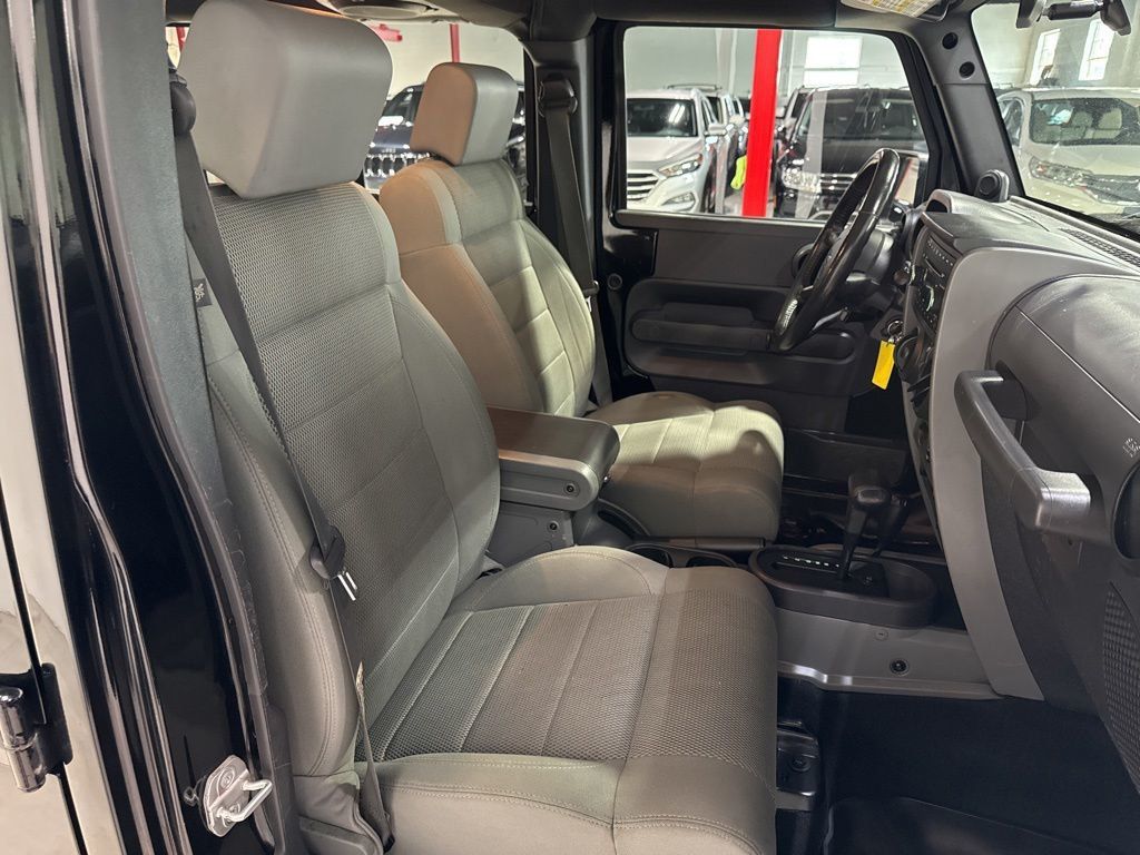 2007 Jeep Wrangler 4WD 4dr Unlimited Rubicon - 23034949 - 31