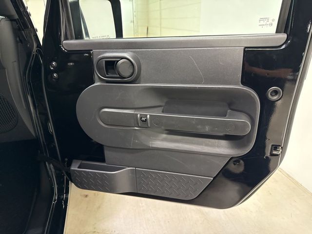 2007 Jeep Wrangler 4WD 4dr Unlimited Rubicon - 23034949 - 32