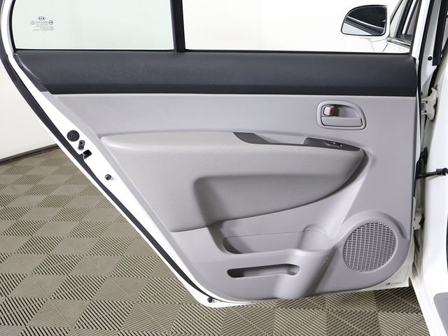 2007 Kia Rondo 4dr I4 Automatic LX - 23003446 - 18