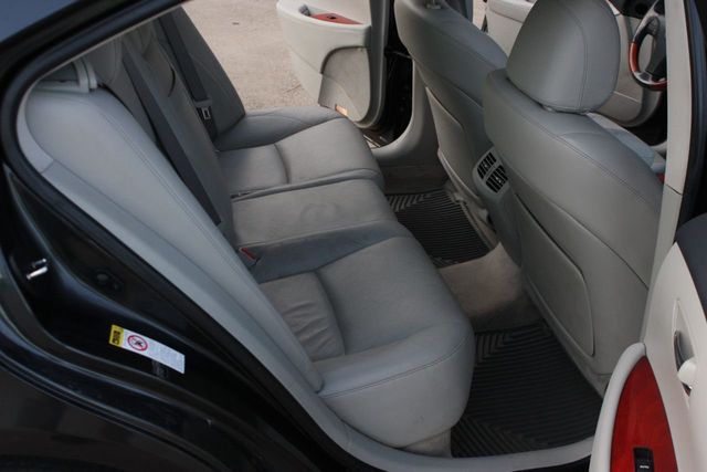 2007 Lexus ES 350 4dr Sedan - 20015181 - 36